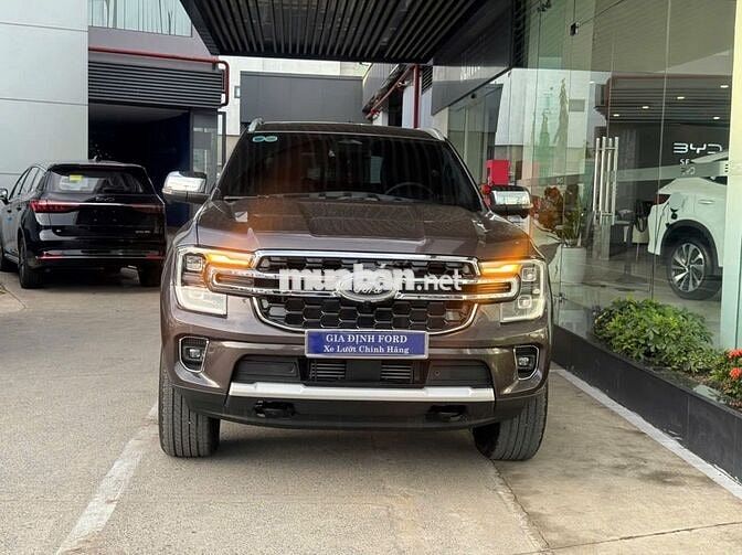 Ford Everest Titanium 2024 4x4 Nâu 33.000km