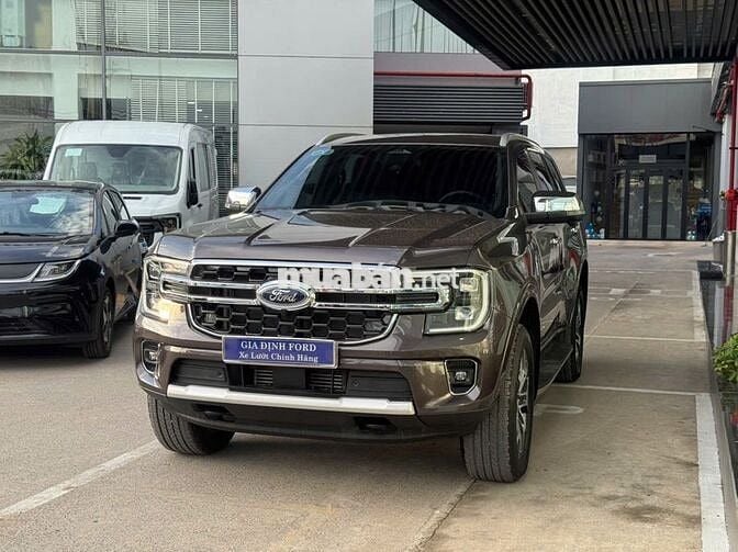 Ford Everest Titanium 2024 4x4 Nâu 33.000km