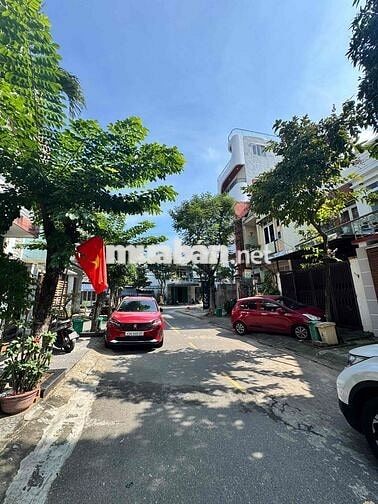 Bán nhà cấp 4 đường Mỹ An 23, sát Sông và khán đài Pháo Hoa Sungroup