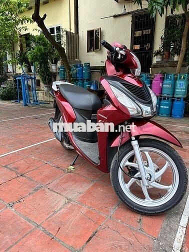 Honda Vision màu Đỏ 2017 odo thấp lăn bánh 2vkm