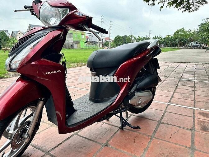 Honda Vision màu Đỏ 2017 odo thấp lăn bánh 2vkm