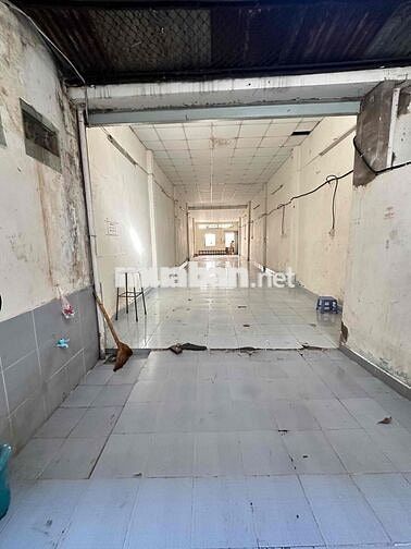 cho thuê nhà h5m năm châu p11 tân bình. DT: 4m5 x 34m trêt lững 17tr