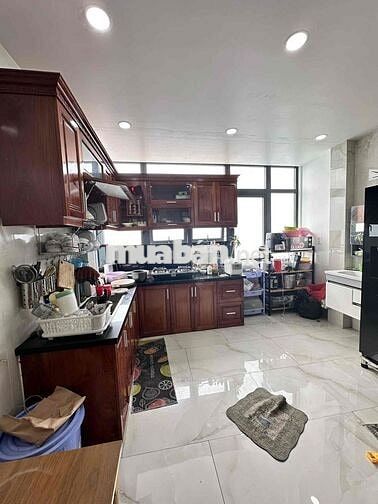 Chính chủ cần tiền bán gấp nhà mặt tiền đường 20m thuận tiện mua bán