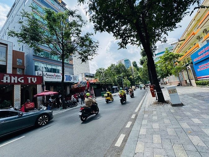 Cho thuê nhà mặt tiền số 38  Mạc Đĩnh Chi, Phường Đa Kao, Quận 1, 394 
