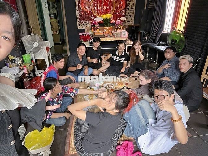 phòng 15m2 ( có sân thượng, có sân vườn sát sông cực kì thoải mái  ) 