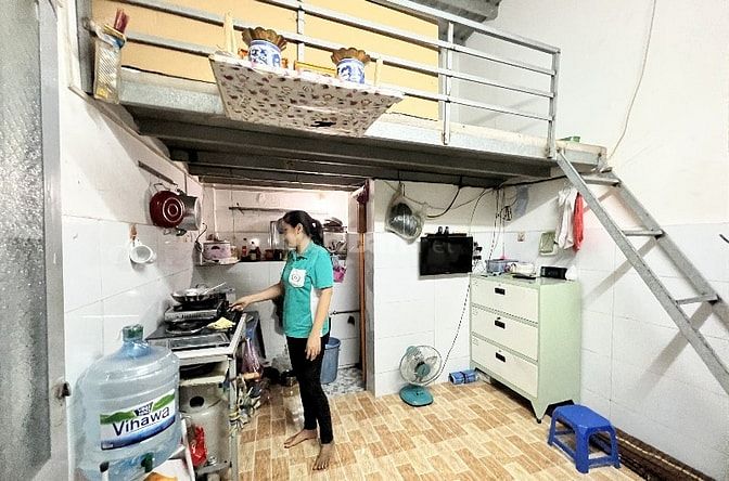 Phòng trọ gác suốt hẻm cụt cao ráo, có sẵn máy lạnh