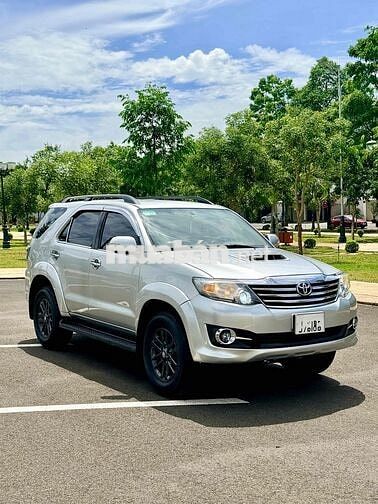 Toyota Fortuner 2016 Số sàn Bạc