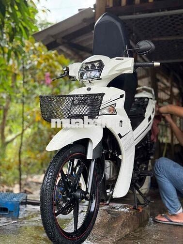 Yamaha Sirius màu Trắng