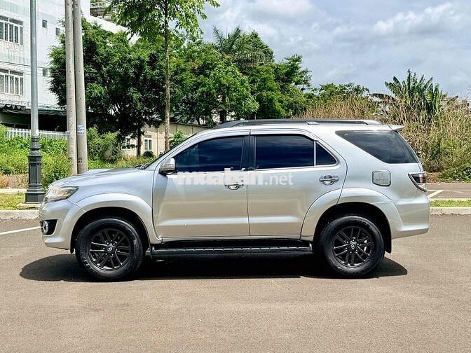 Toyota Fortuner 2016 Số sàn Bạc