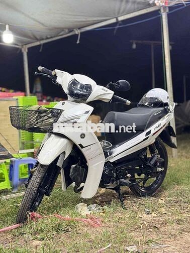 Yamaha Sirius màu Trắng