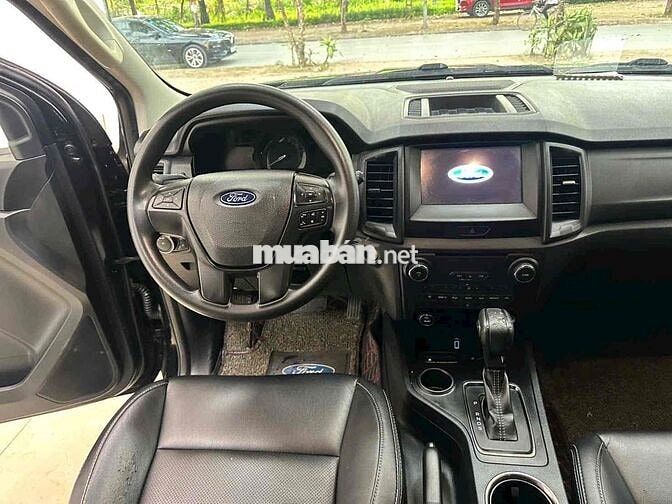 Ford Everest 2019 Ambiente AT Đen