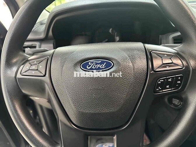Ford Everest 2019 Ambiente AT Đen