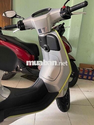 Piaggio Vespa Tech 150 2025 Bạc