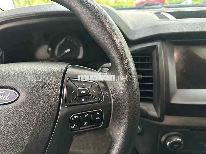 Ford Everest 2019 Ambiente AT Đen