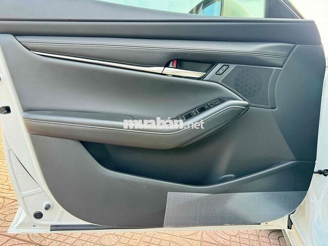 Mazda 3 2023 1.5L Luxury 3.800km Trắng