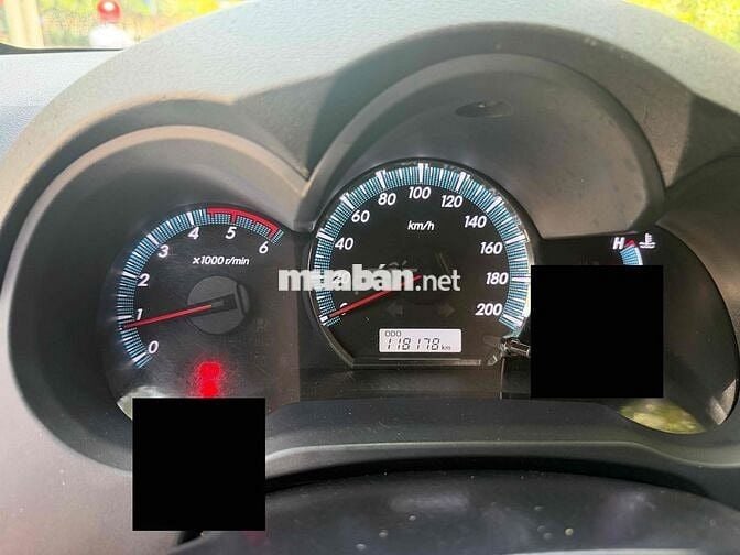 Toyota Fortuner 2015 2.4G Bạc