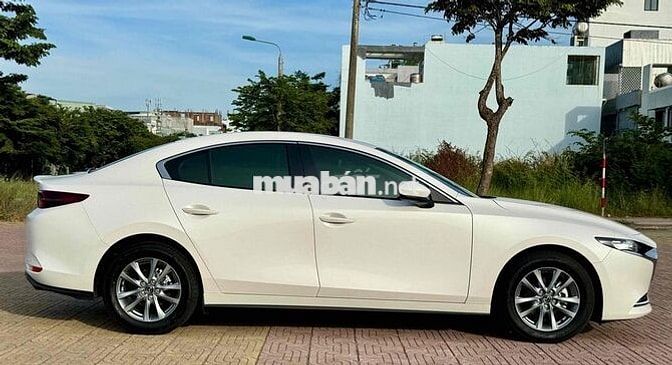 Mazda 3 2023 1.5L Luxury 3.800km Trắng