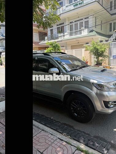 Toyota Fortuner 2015 2.4G Bạc
