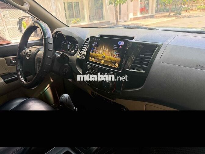 Toyota Fortuner 2015 2.4G Bạc