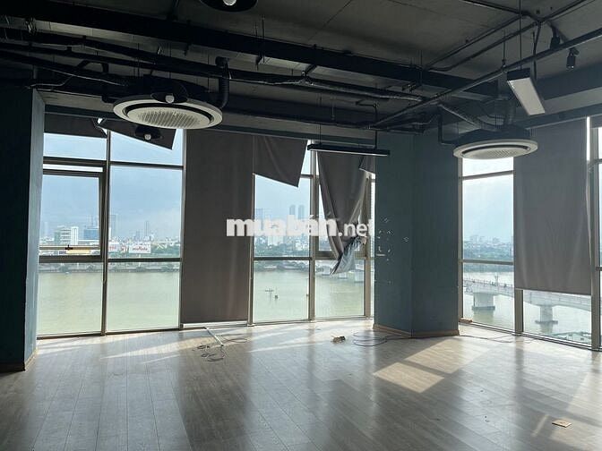Cho thuê văn phòng mặt tiền Bạch Đằng, tòa văn phòng hạng A Đà Nẵng. 