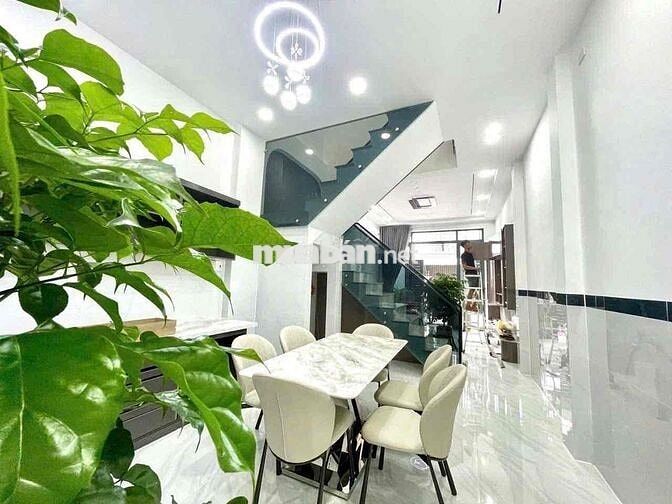 Nhà chính chủ tự xây mới, nằm cách cây xăng 75 1km, sổ sẵn công chứng