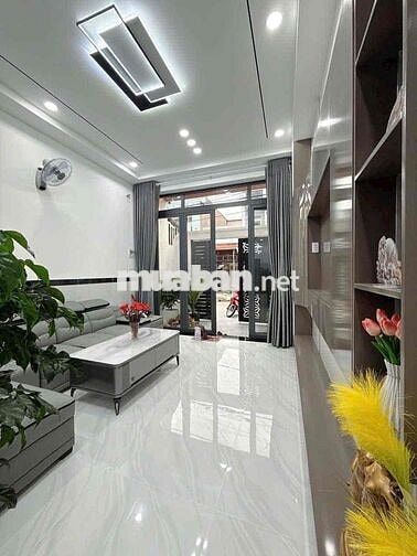 Nhà chính chủ tự xây mới, nằm cách cây xăng 75 1km, sổ sẵn công chứng