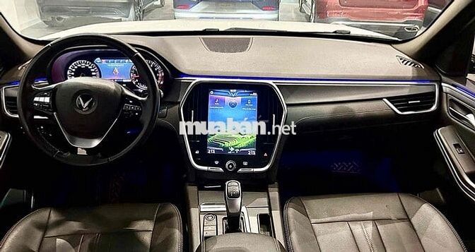 Vinfast Lux SA 2022 Trắng