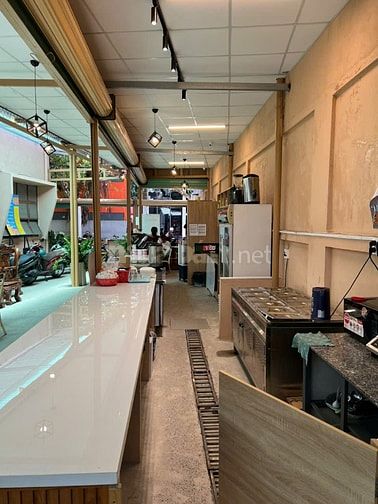 CẦN SANG CĂN TIN ĐỐI DIỆN ĐH VĂN LANG CS2