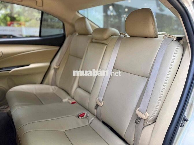 Toyota Vios Vàng cát Số sàn