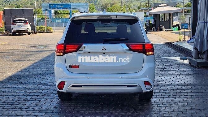 SIÊU CỌP Outlander 2024 2.0 CVT 21.000 km