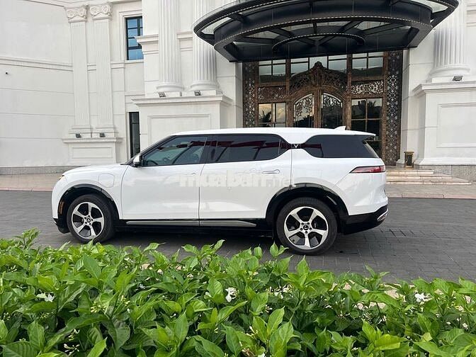 Xe điện VinFast VF9 Eco 2025 Trắng