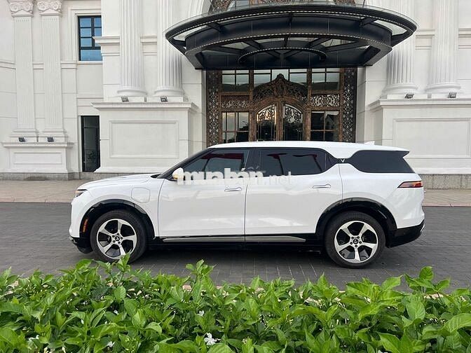 Xe điện VinFast VF9 Eco 2025 Trắng