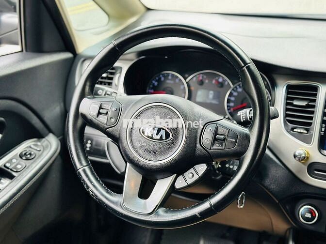 Kia Rondo 2015 2.0 GAT Đen 13 vạn km