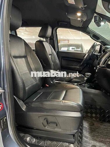 Ford Everest Titanium 1 cầu 2018 bán tại hãng Ford
