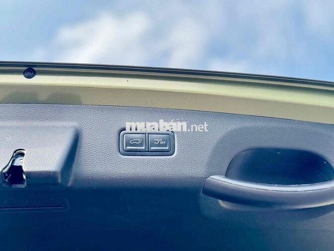 Kia Carnival Signature 2025 12000 km