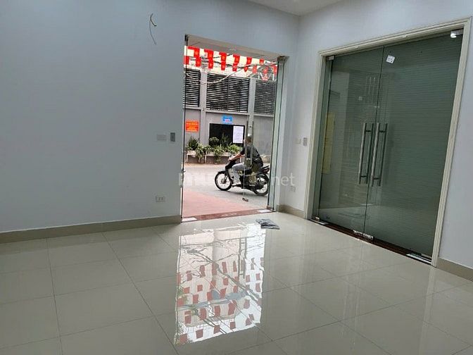 Cho thuê cửa hàng mặt ngõ 173 Hoàng Hoa Thám mới xây, 2 mặt ngõ , 20m2