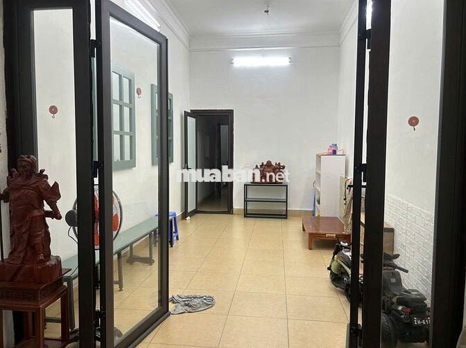 Cho thuê 02 Cửa Hàng, VP, Phố Quán Thánh và Đào Tấn gần TTTM LOTTE