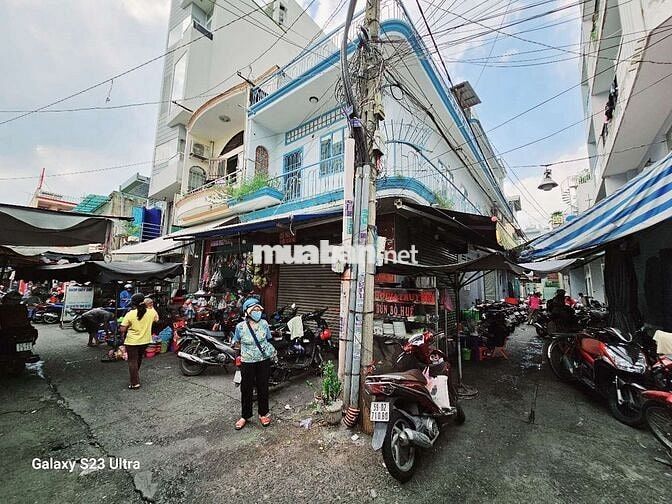 Nhà góc chợ 2MT 264/5 Nguyễn Sơn, Tân Phú, 3 tầng, hướng Đông, 9.8 tỷ