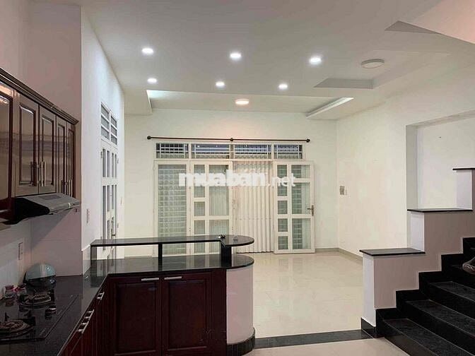 CHO THUÊ NHÀ 5PN 3WC CÓ SÂN RỘNG