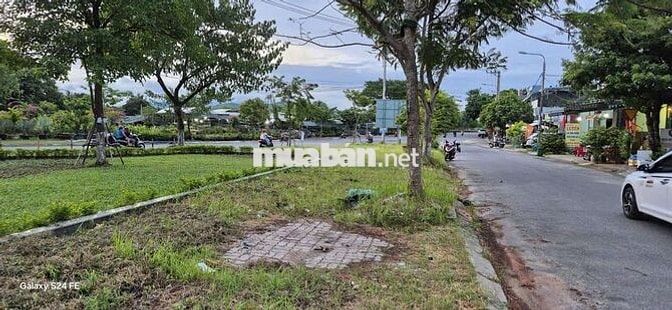 Nhà vs Mb mới xây có thang máy 
