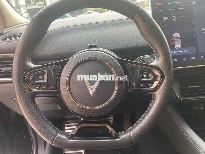 Xe điện VinFast VF8 Eco 2023 Đen