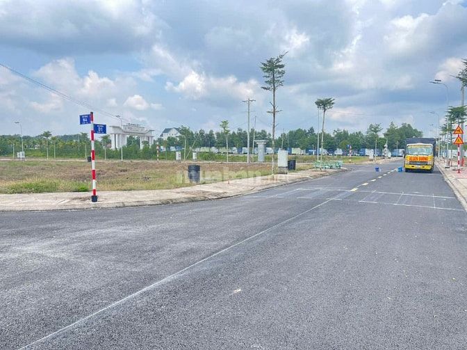 Cần bán đất ngay mặt tiền đường giá 890 triệu ngay KCN VSIP 2 Tân Uyên