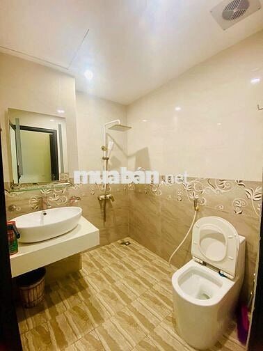 Cho thuê nhà Ngõ 268 Ngọc Thuỵ, Nhà mới, 5 tầng, ô tô đỗ, full đồ