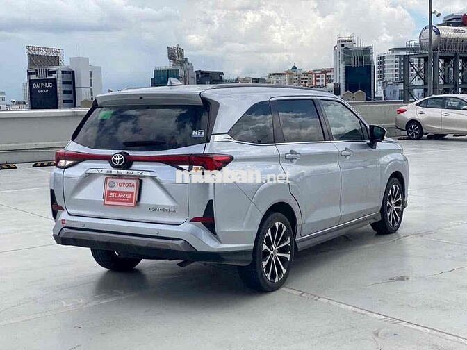 Toyota Veloz Cross Top Bạc
