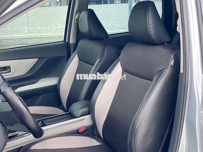 Toyota Veloz Cross Top Bạc