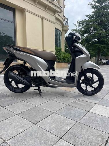 Honda Vision 2015 màu Bạc