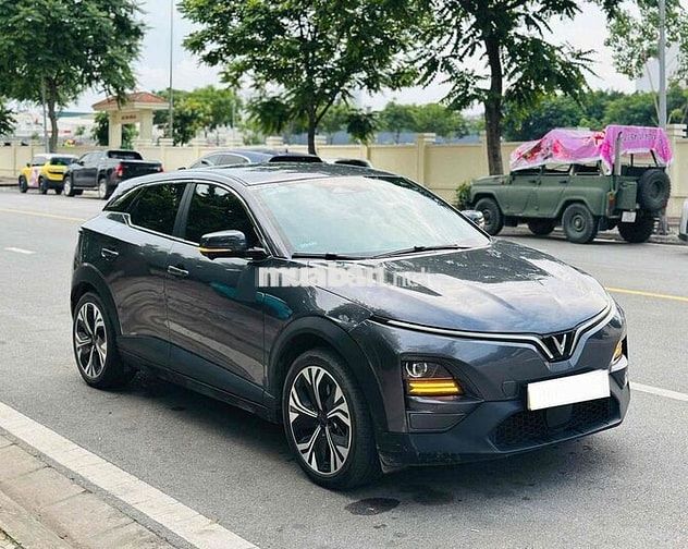 Xe điện VinFast VF6 Plus 2024 Xám