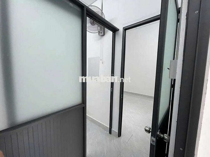 cho thuê nhà mới 3pn nơ hậu CMT8 p15 Q10