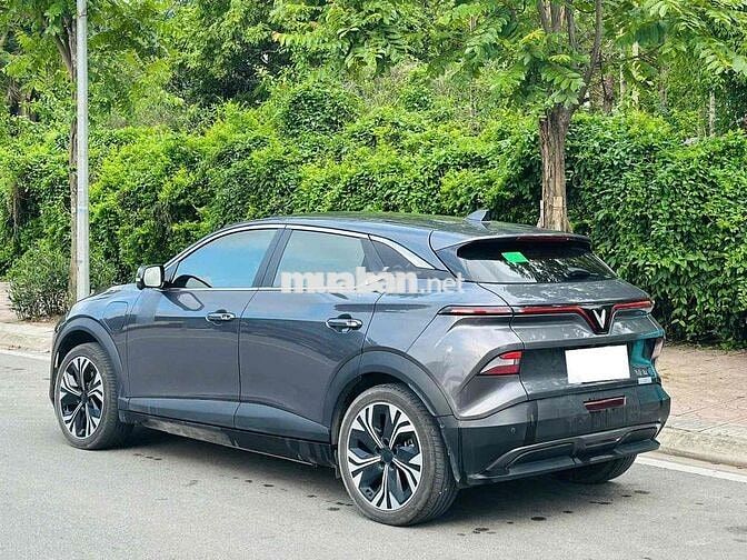 Xe điện VinFast VF6 Plus 2024 Xám