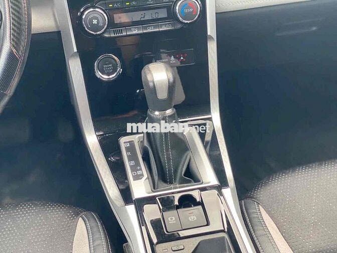 Toyota Veloz Cross Top Bạc